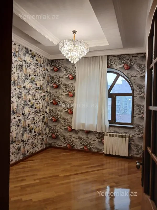 Satılır 5 otaqlı həyət evi 330 m²