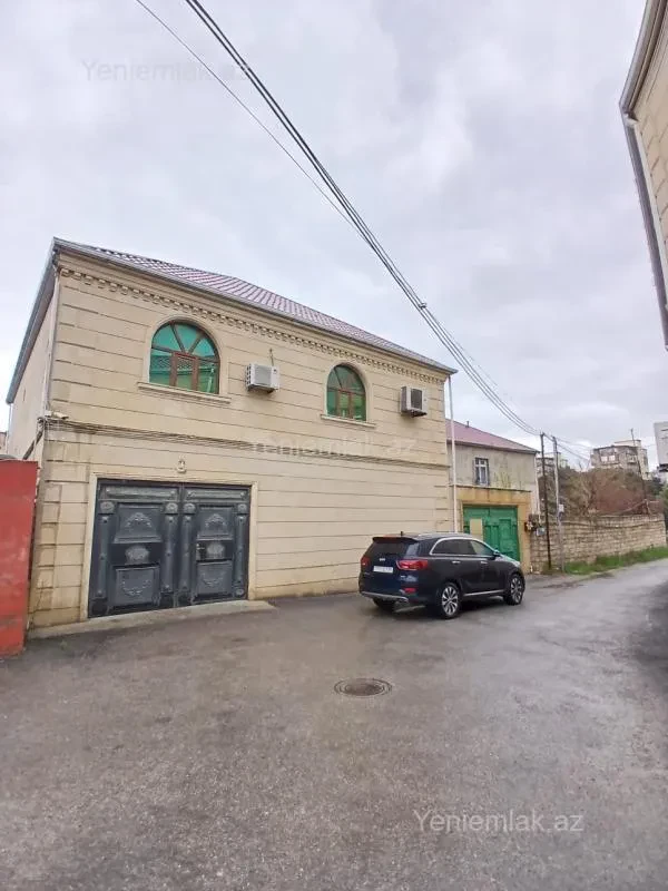 Satılır 5 otaqlı həyət evi 330 m²