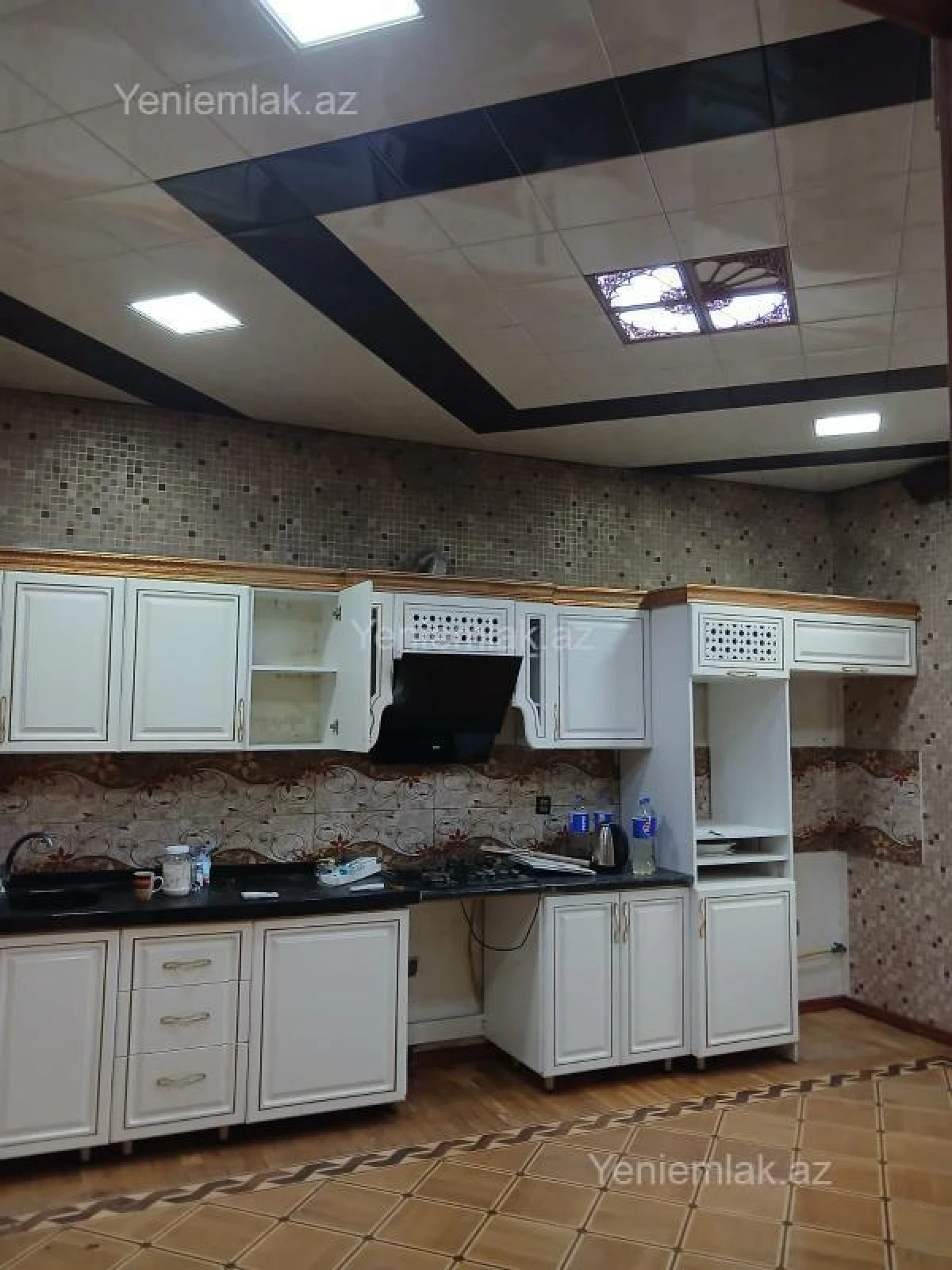 Satılır 5 otaqlı həyət evi 330 m²