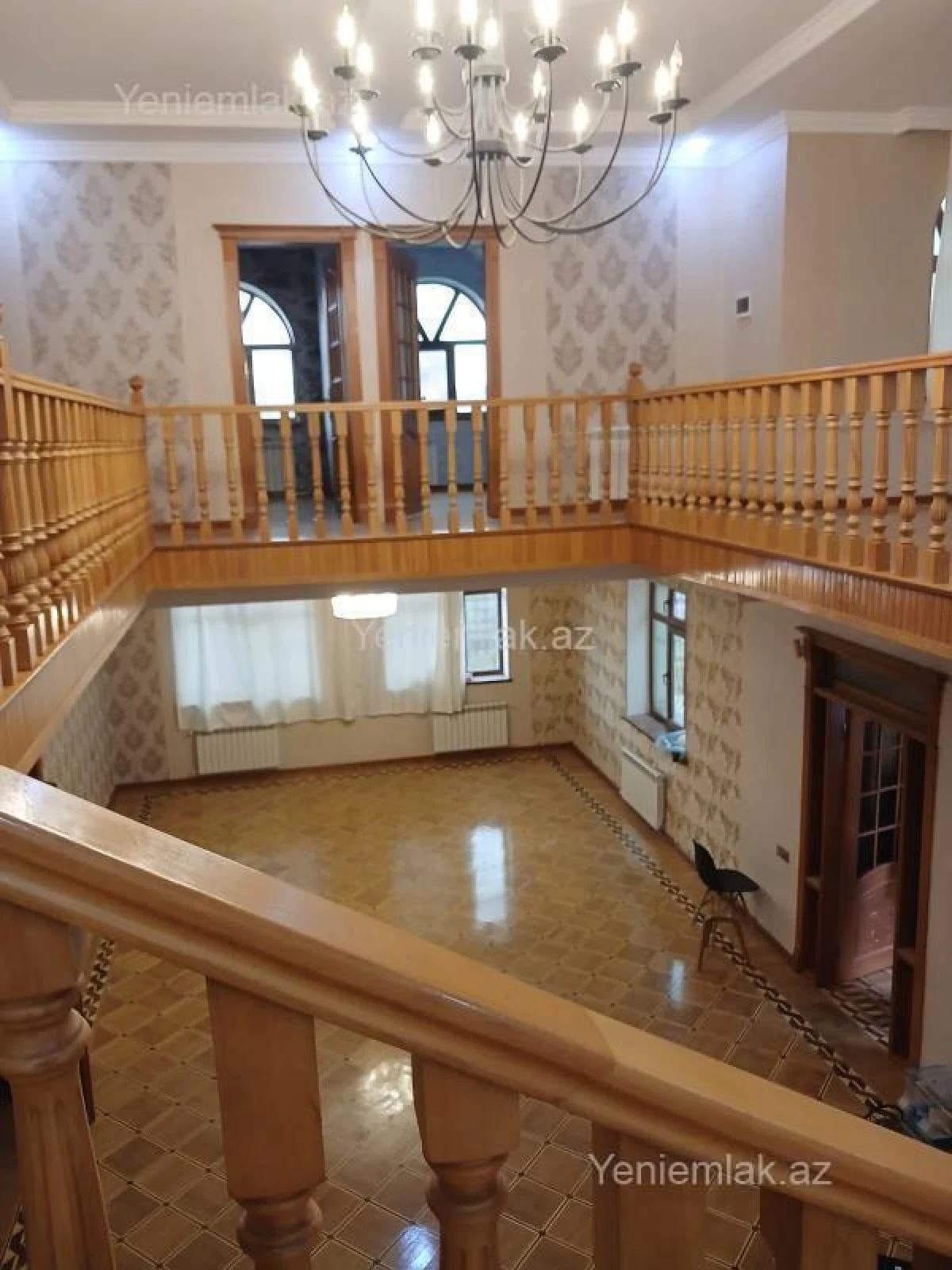 Satılır 5 otaqlı həyət evi 330 m²
