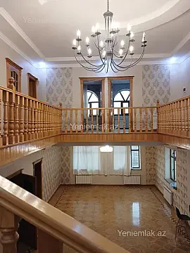Satılır 5 otaqlı həyət evi 330 m²