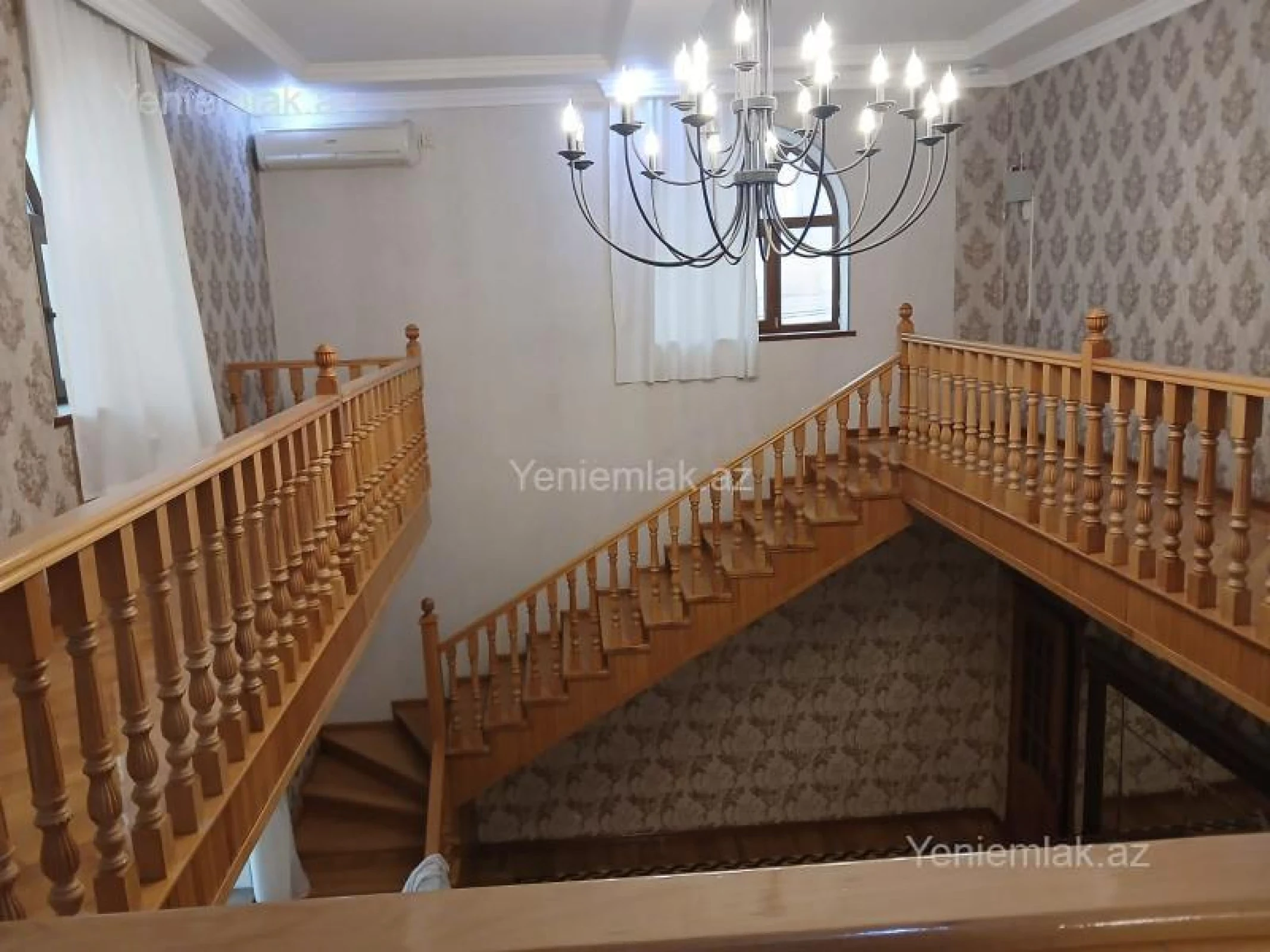 Satılır 5 otaqlı həyət evi 330 m²