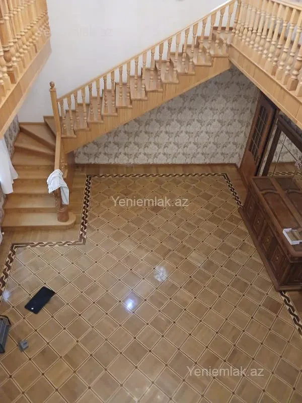 Satılır 5 otaqlı həyət evi 330 m²