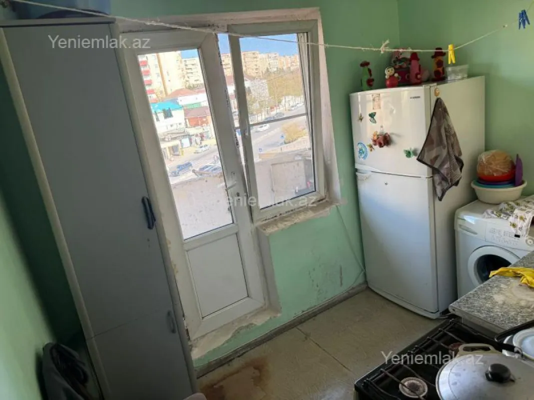 Satılır 3 otaqlı köhnə tikili 80 m²