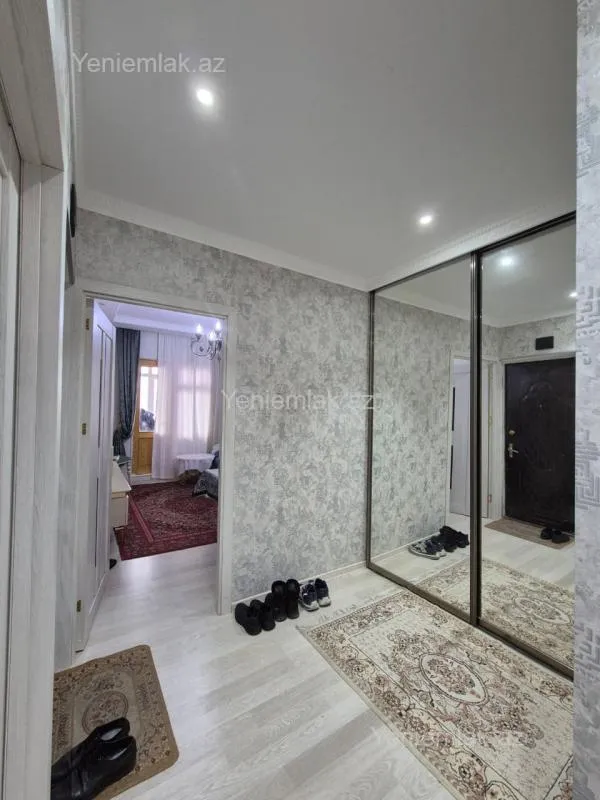 Satılır 2 otaqlı köhnə tikili 65 m²