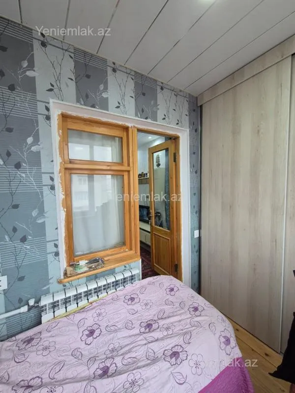 Satılır 2 otaqlı köhnə tikili 65 m²