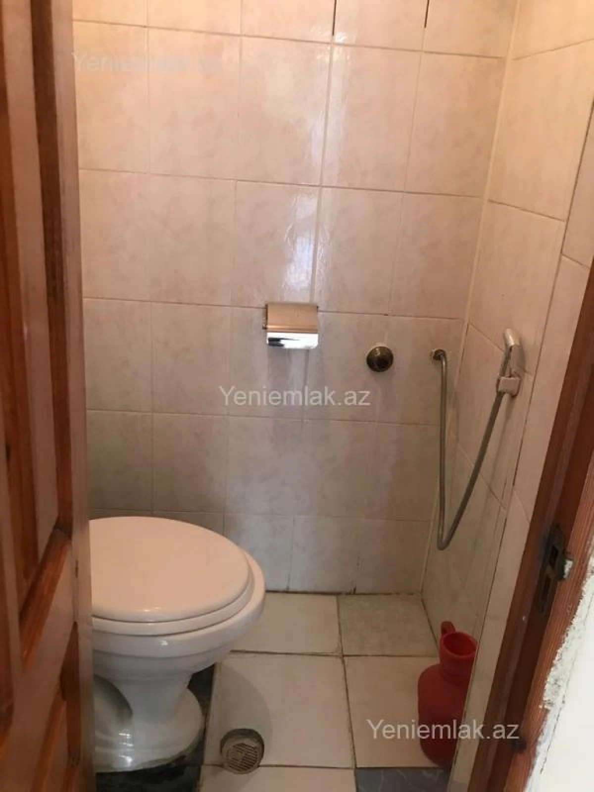 Satılır 5 otaqlı həyət evi 240 m²