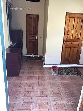 Satılır 5 otaqlı həyət evi 240 m²