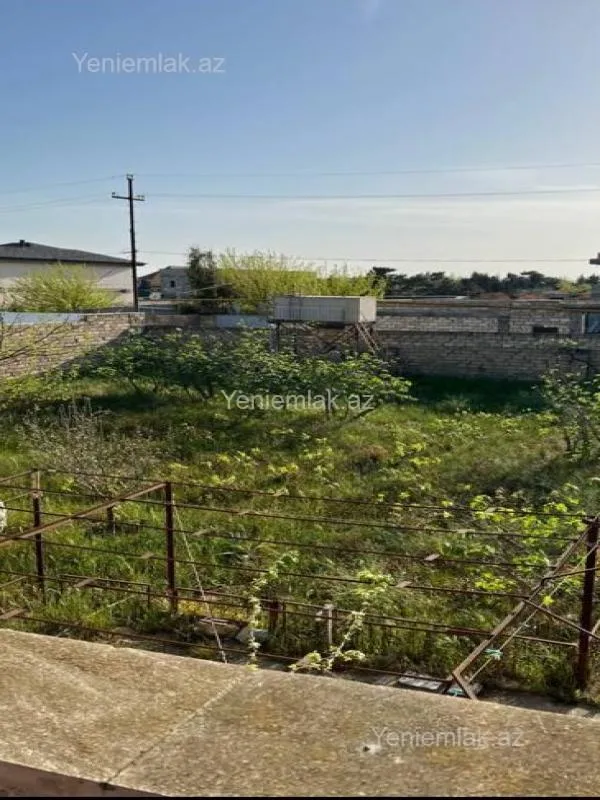 Satılır 5 otaqlı həyət evi 240 m²