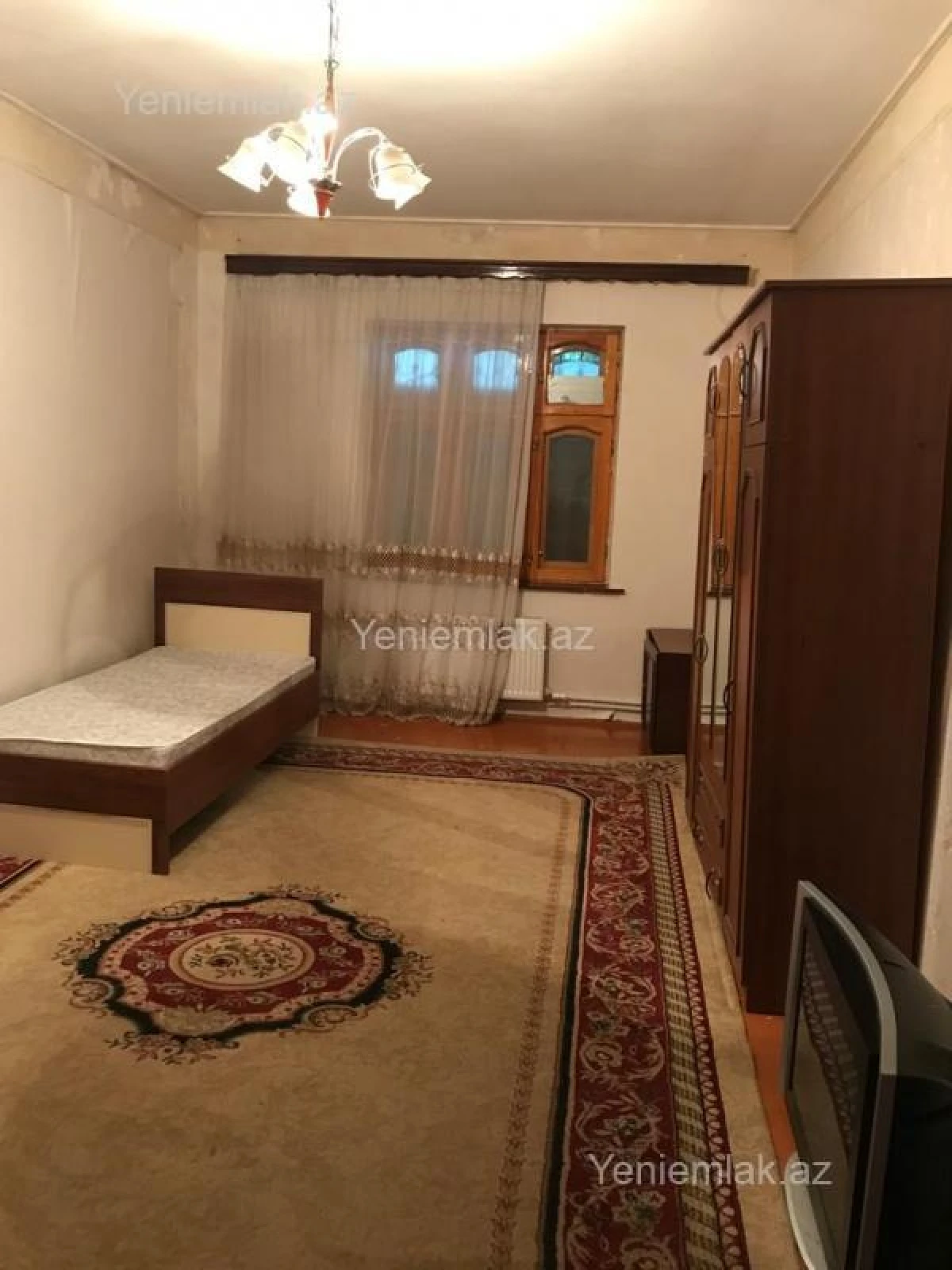 Satılır 5 otaqlı həyət evi 240 m²
