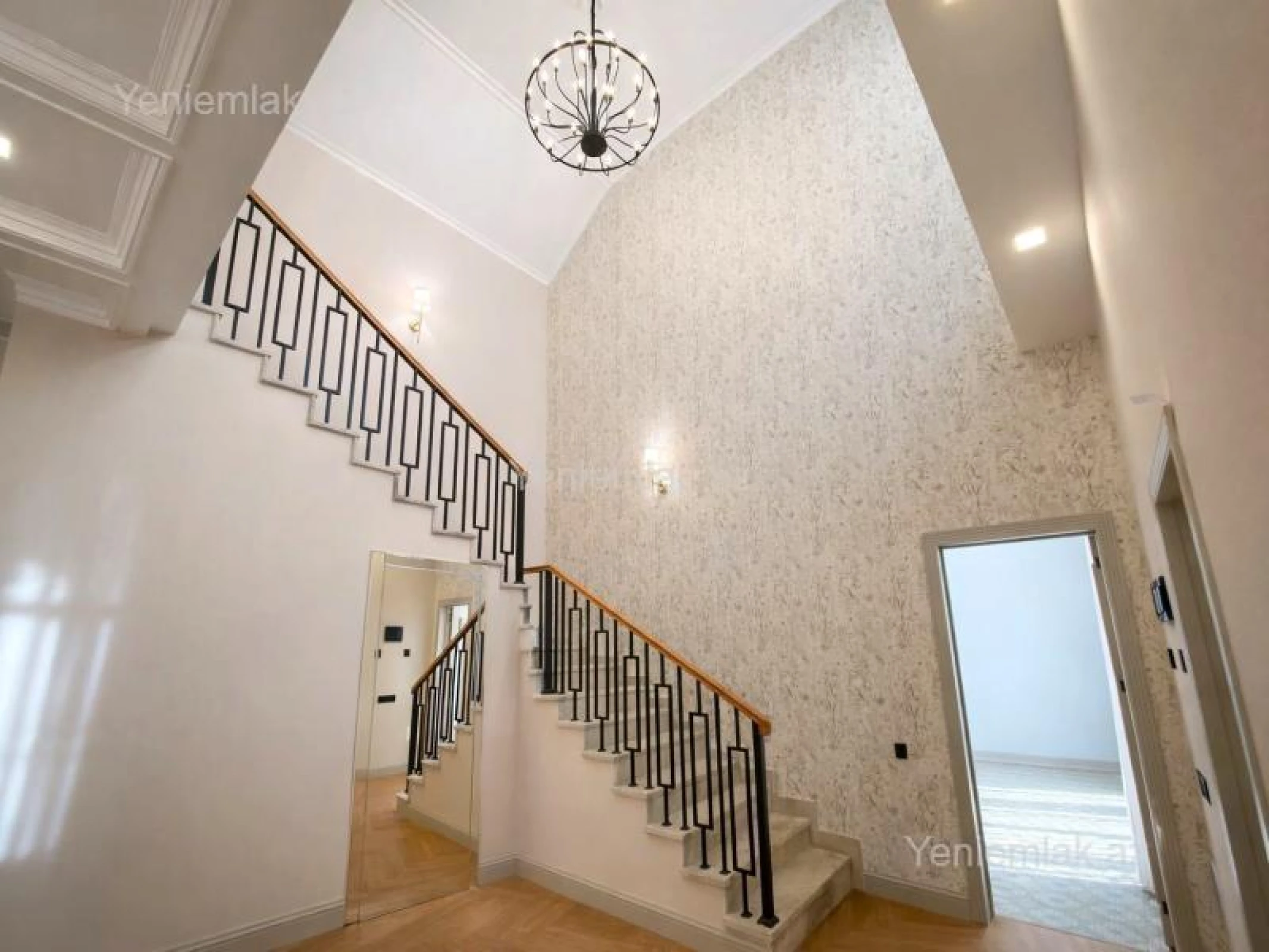 Satılır 5 otaqlı həyət evi 190 m²