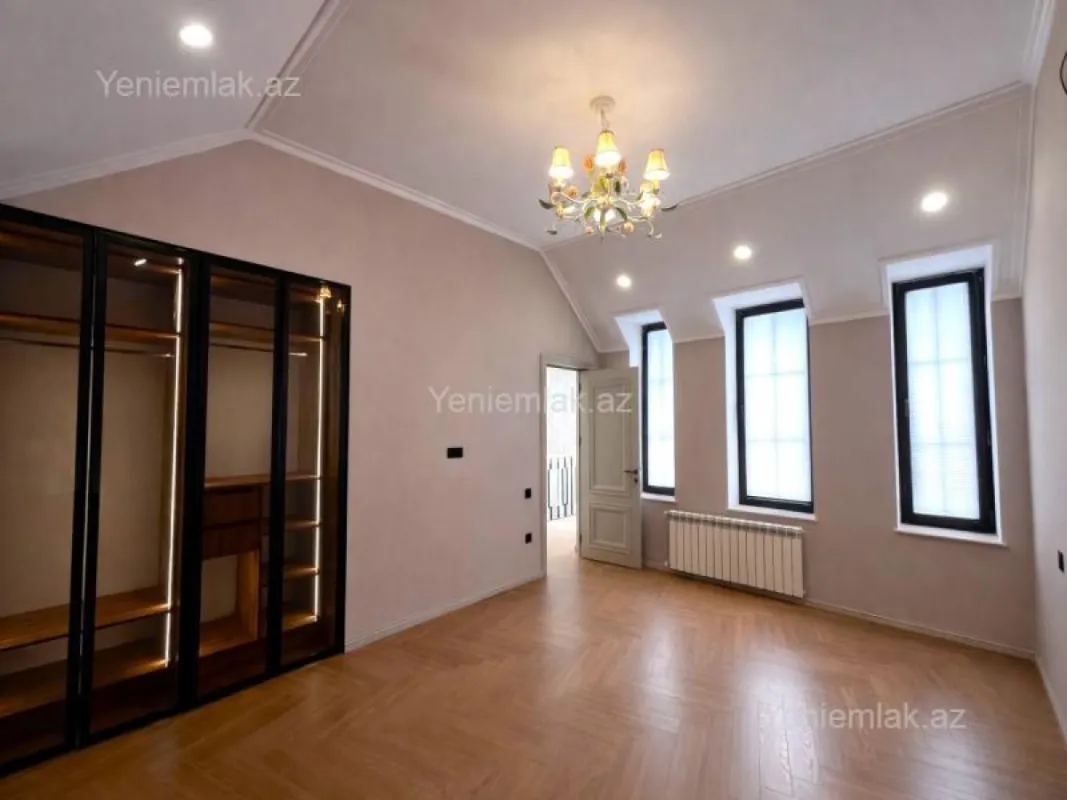 Satılır 5 otaqlı həyət evi 190 m²