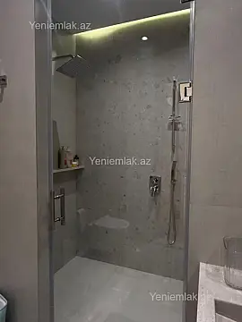 Satılır 5 otaqlı həyət evi 240 m²