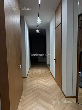 Satılır 5 otaqlı həyət evi 240 m²