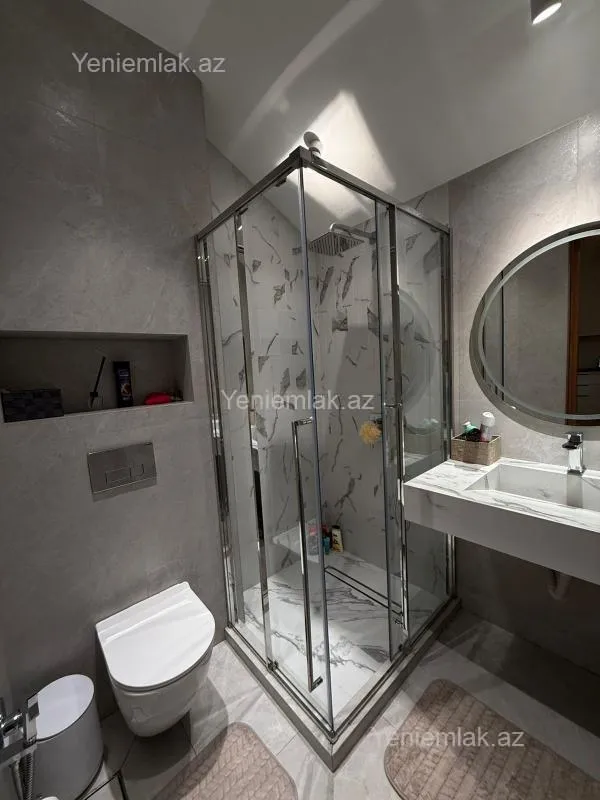 Satılır 5 otaqlı həyət evi 240 m²