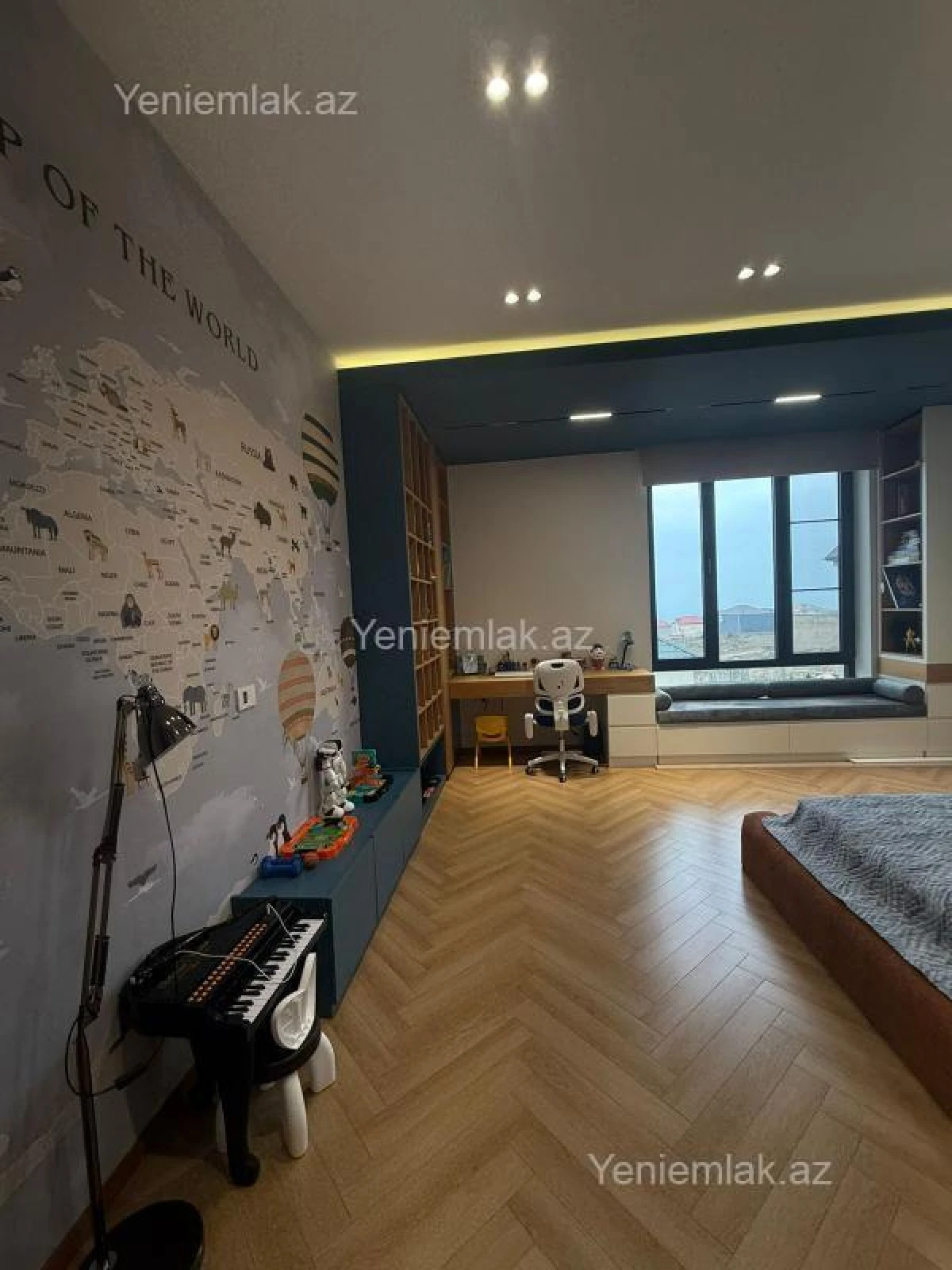 Satılır 5 otaqlı həyət evi 240 m²