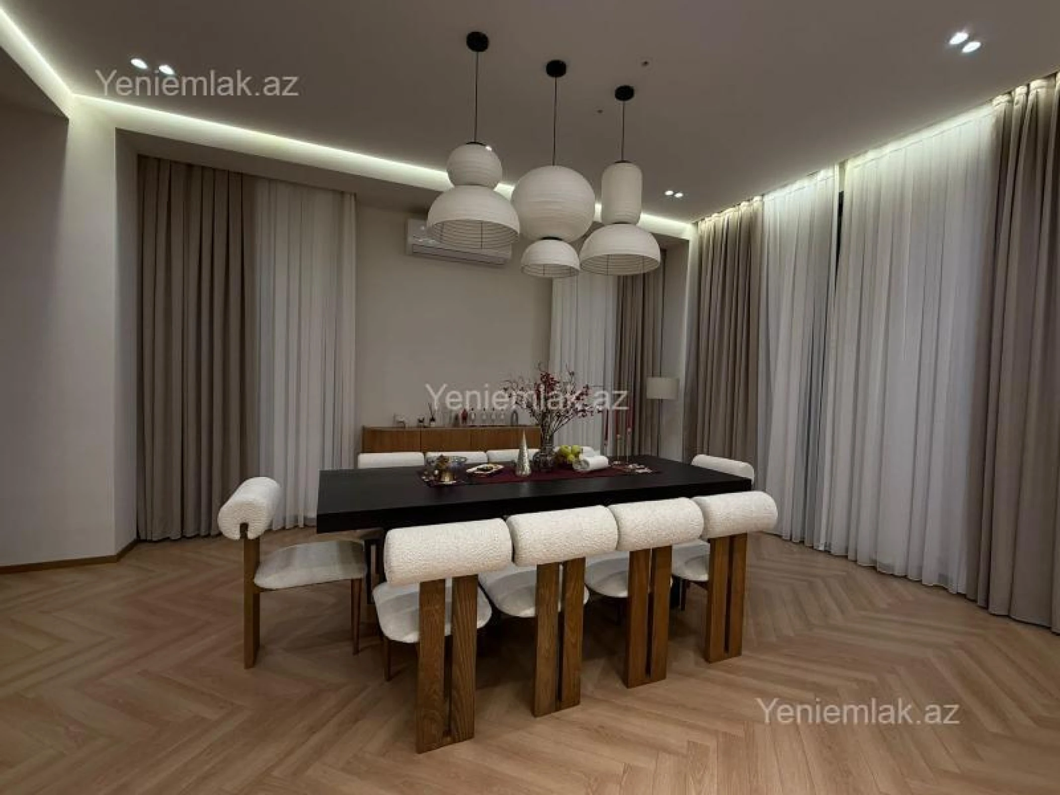 Satılır 5 otaqlı həyət evi 240 m²