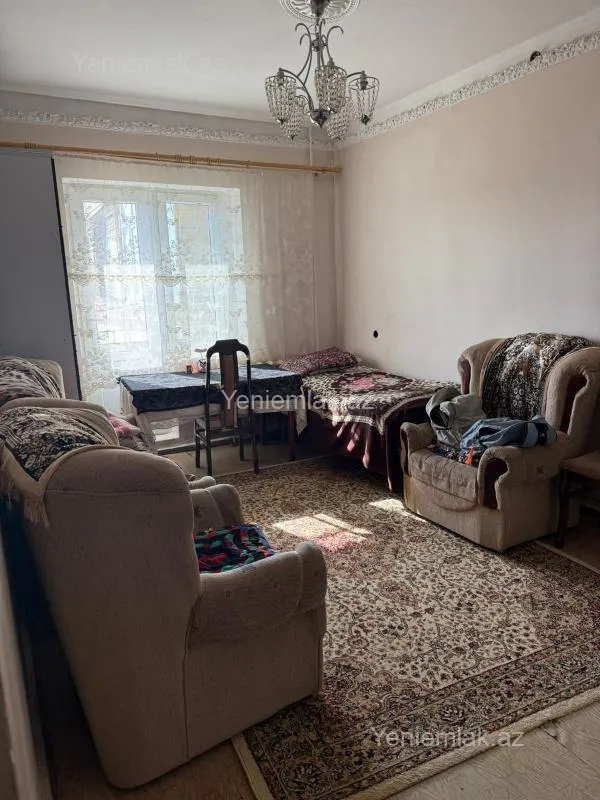 Satılır 3 otaqlı köhnə tikili 80 m²