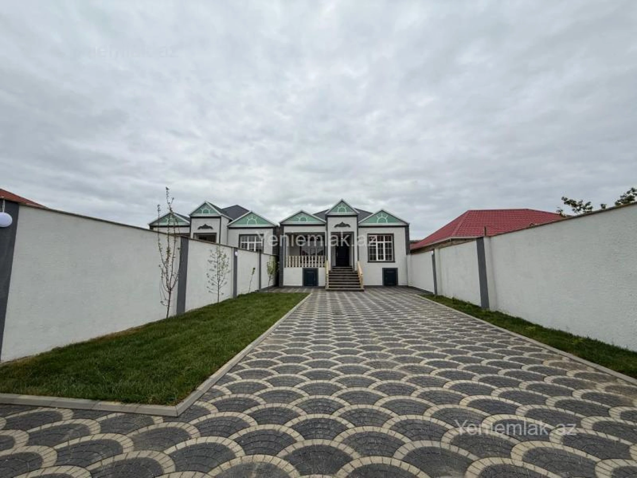 Satılır 4 otaqlı həyət evi 120 m²