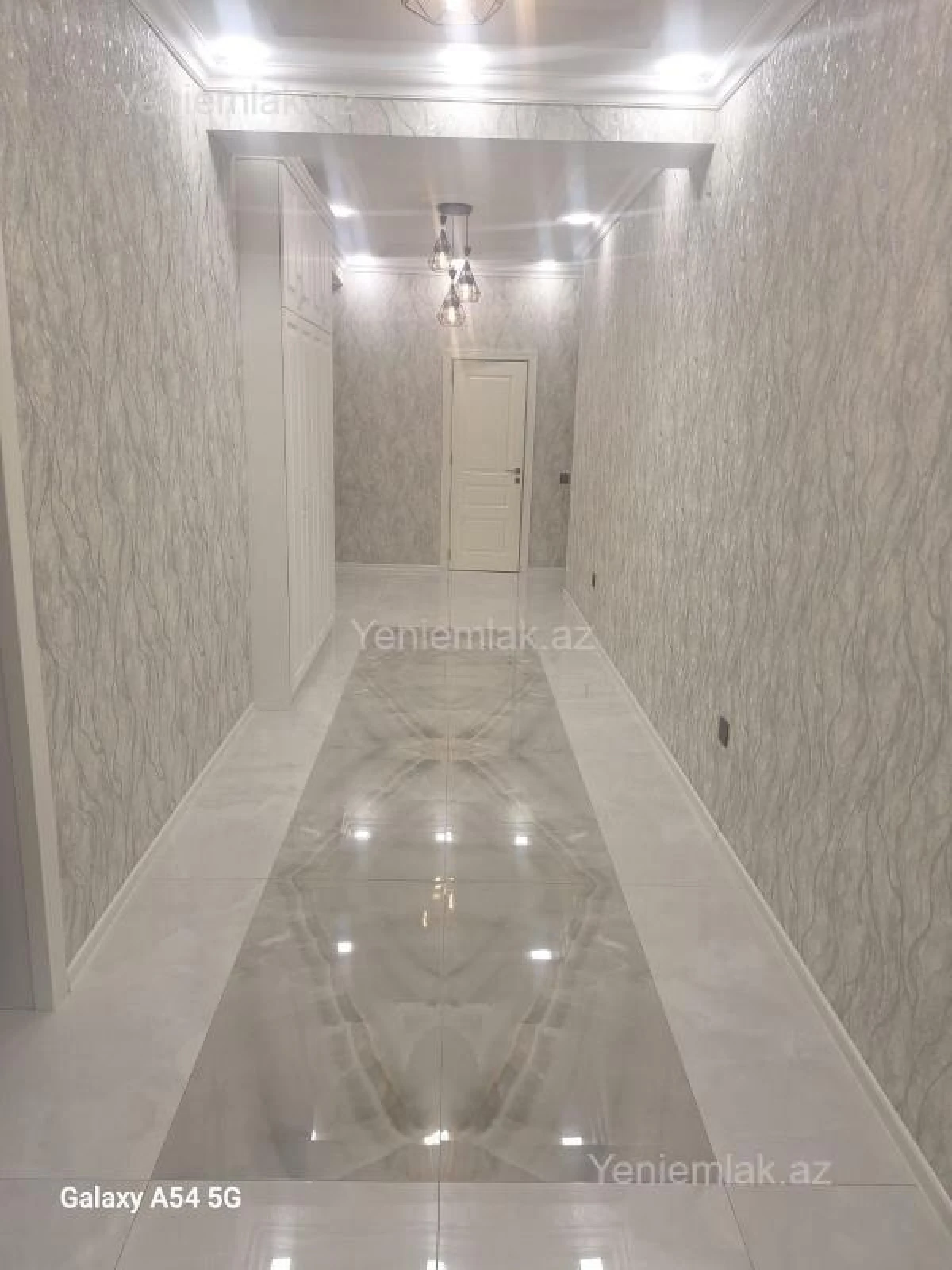 Satılır 3 otaqlı yeni tikili 141 m²