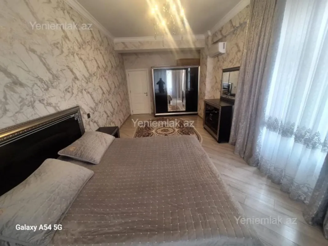 Satılır 3 otaqlı yeni tikili 141 m²