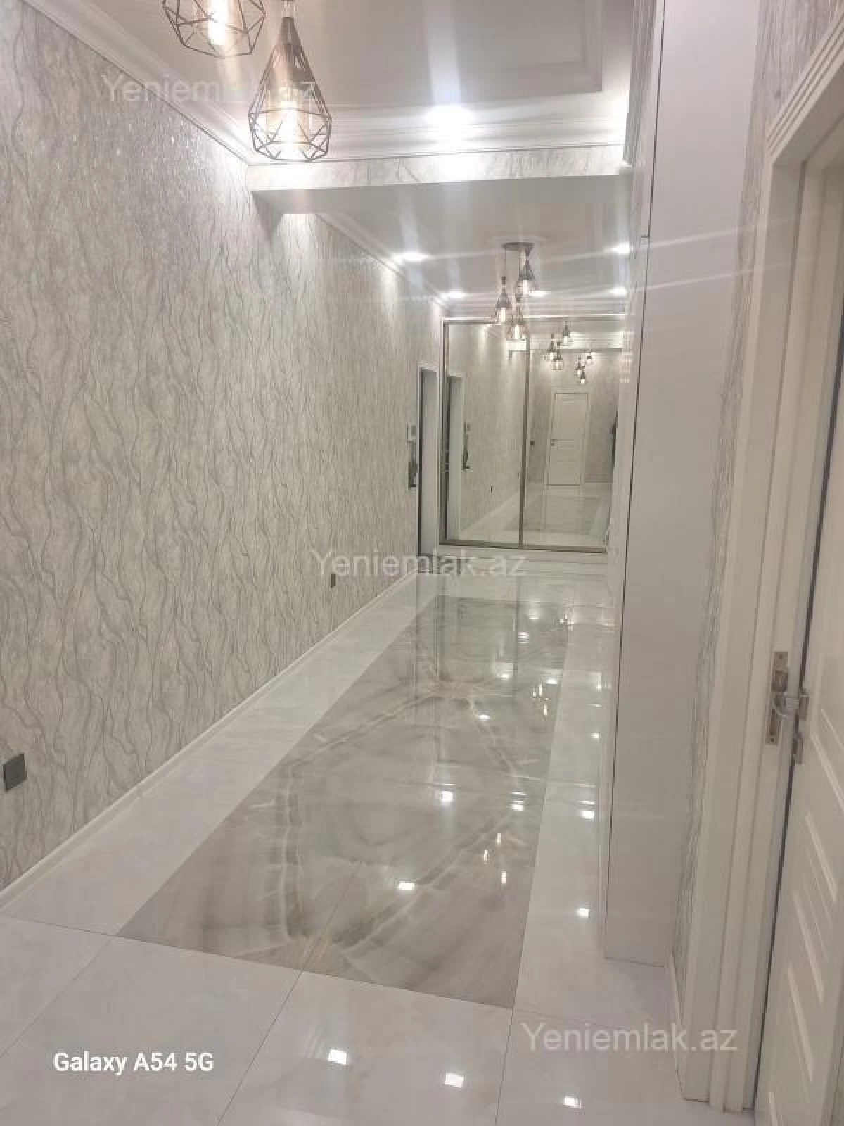 Satılır 3 otaqlı yeni tikili 141 m²