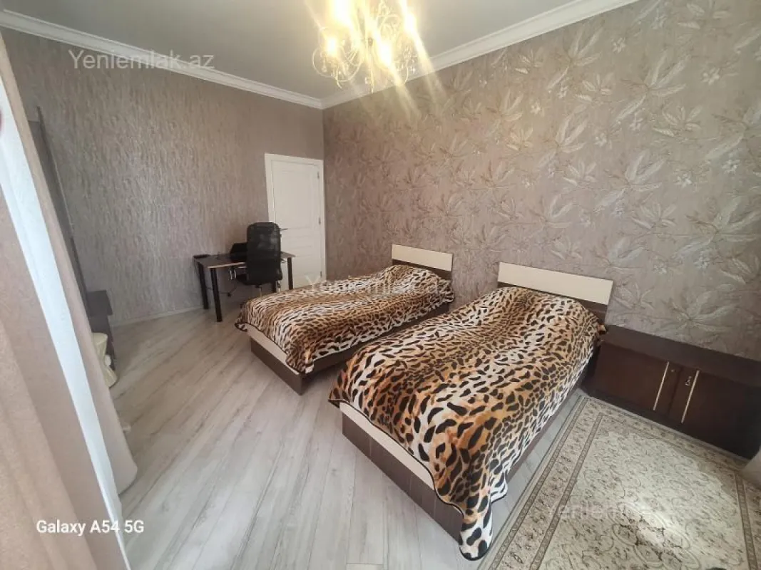 Satılır 3 otaqlı yeni tikili 141 m²