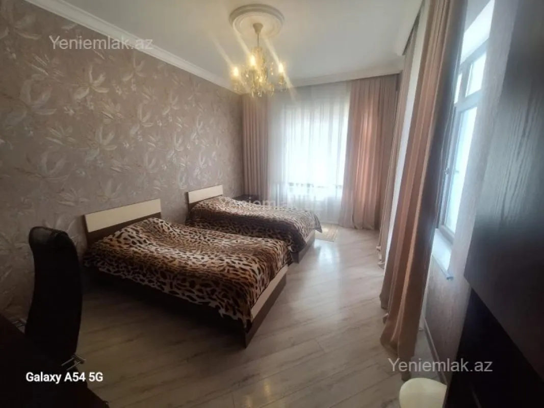 Satılır 3 otaqlı yeni tikili 141 m²