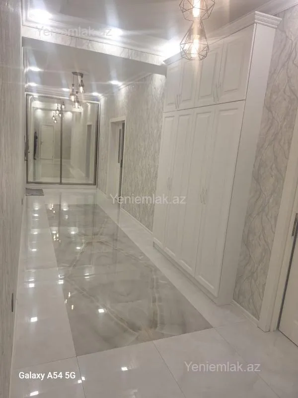 Satılır 3 otaqlı yeni tikili 141 m²