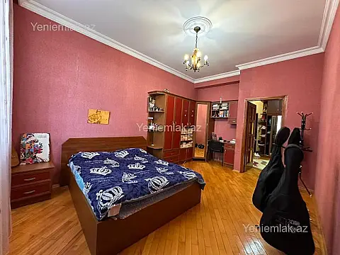 Satılır 4 otaqlı yeni tikili 160 m²