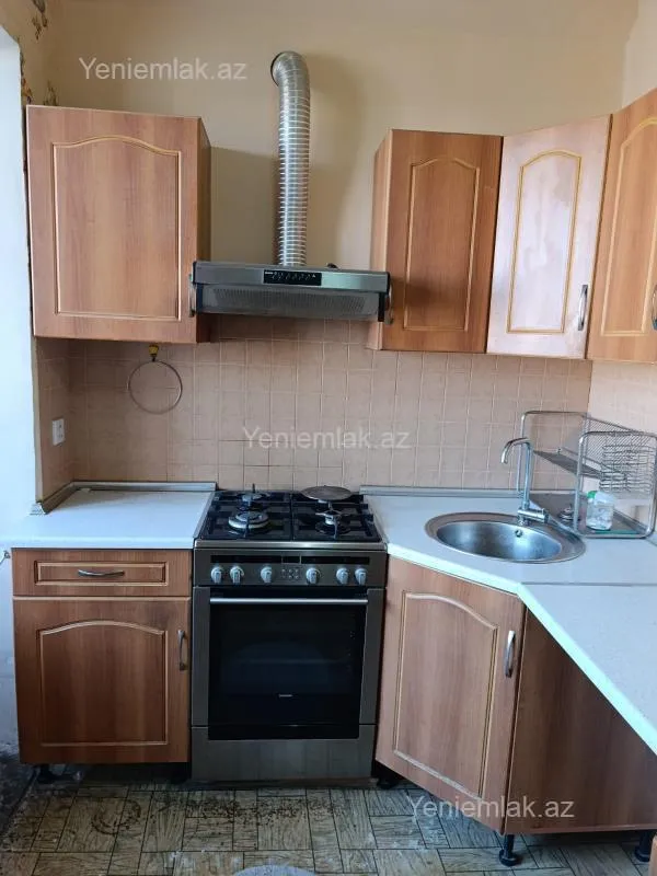 Satılır 3 otaqlı köhnə tikili 80 m²