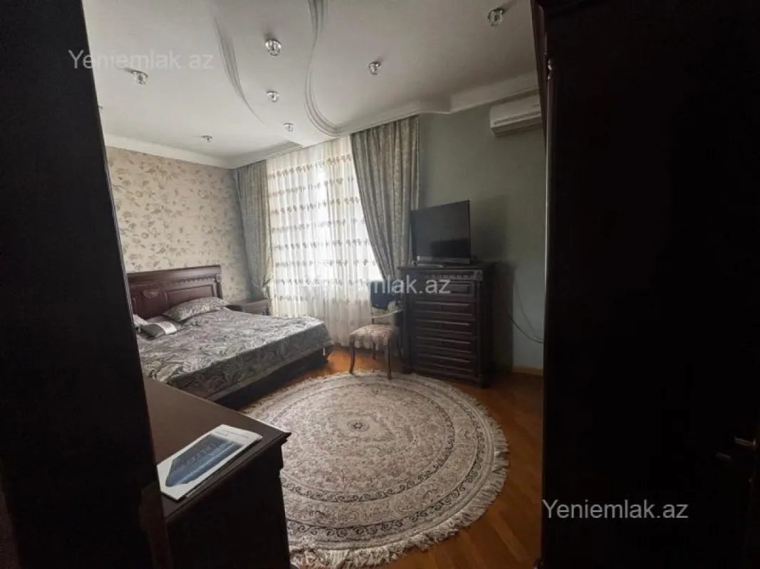 Satılır 3 otaqlı yeni tikili 140 m²