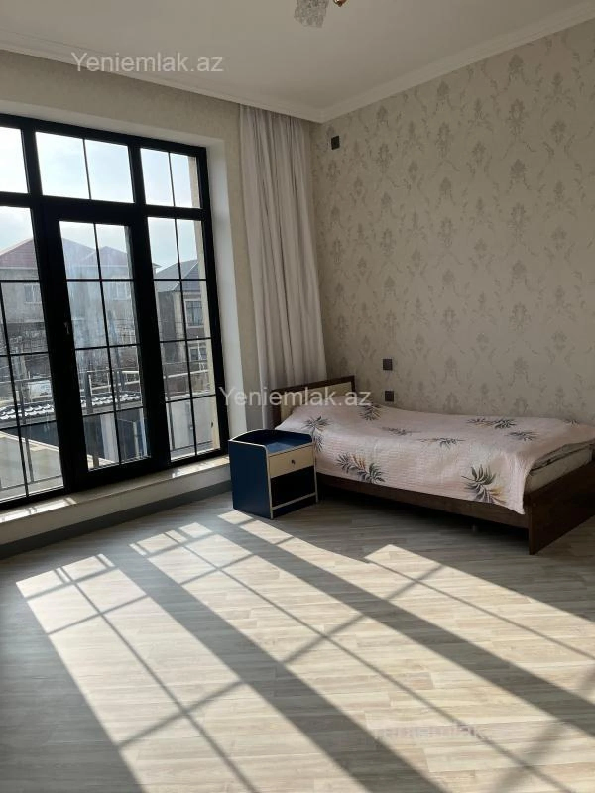 Satılır 6 otaqlı həyət evi 240 m²