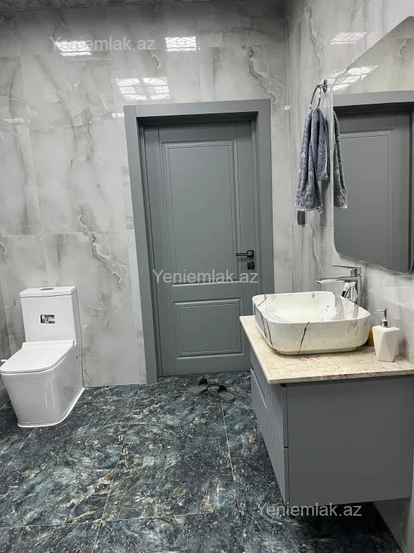 Satılır 6 otaqlı həyət evi 240 m²