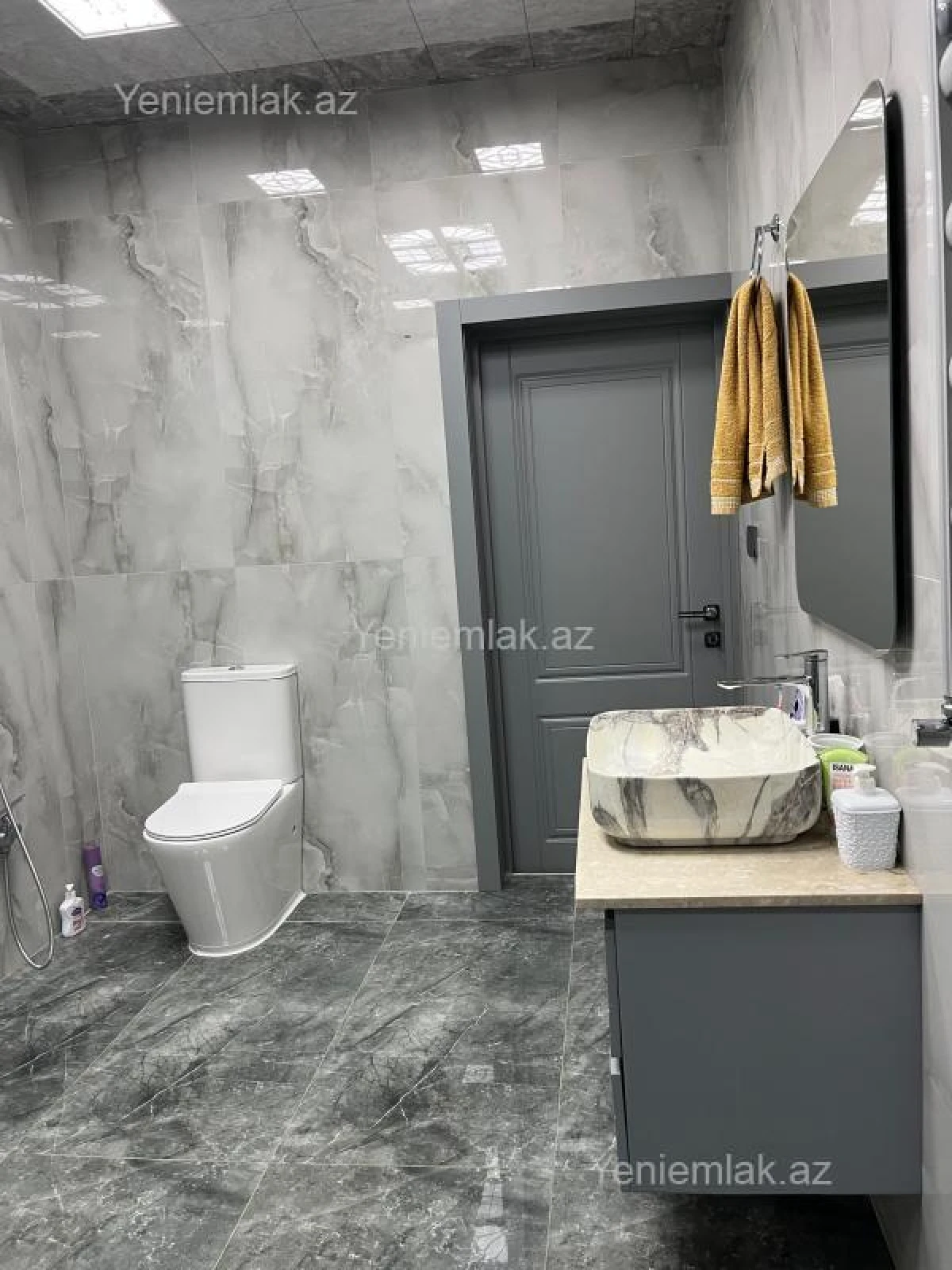 Satılır 6 otaqlı həyət evi 240 m²