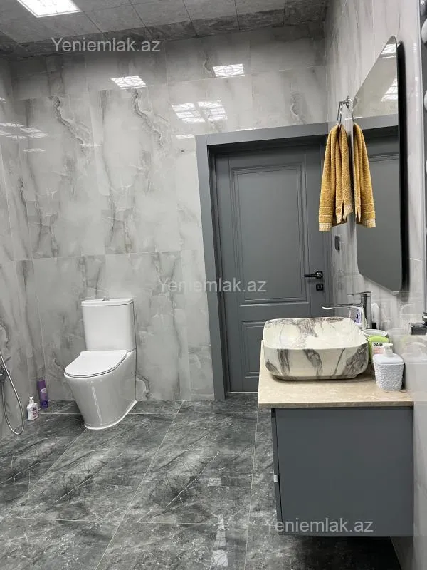 Satılır 6 otaqlı həyət evi 240 m²