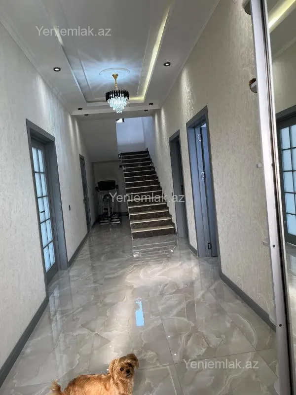 Satılır 6 otaqlı həyət evi 240 m²
