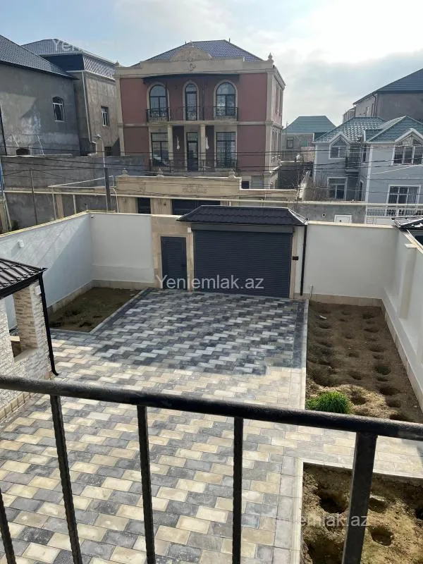 Satılır 6 otaqlı həyət evi 240 m²