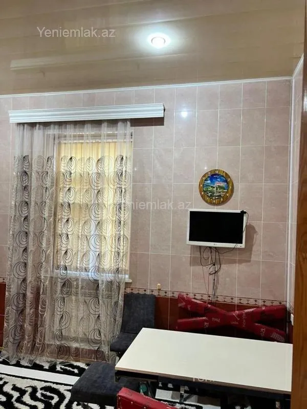 Satılır 9 otaqlı həyət evi 318 m²