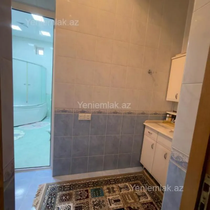 Satılır 9 otaqlı həyət evi 318 m²