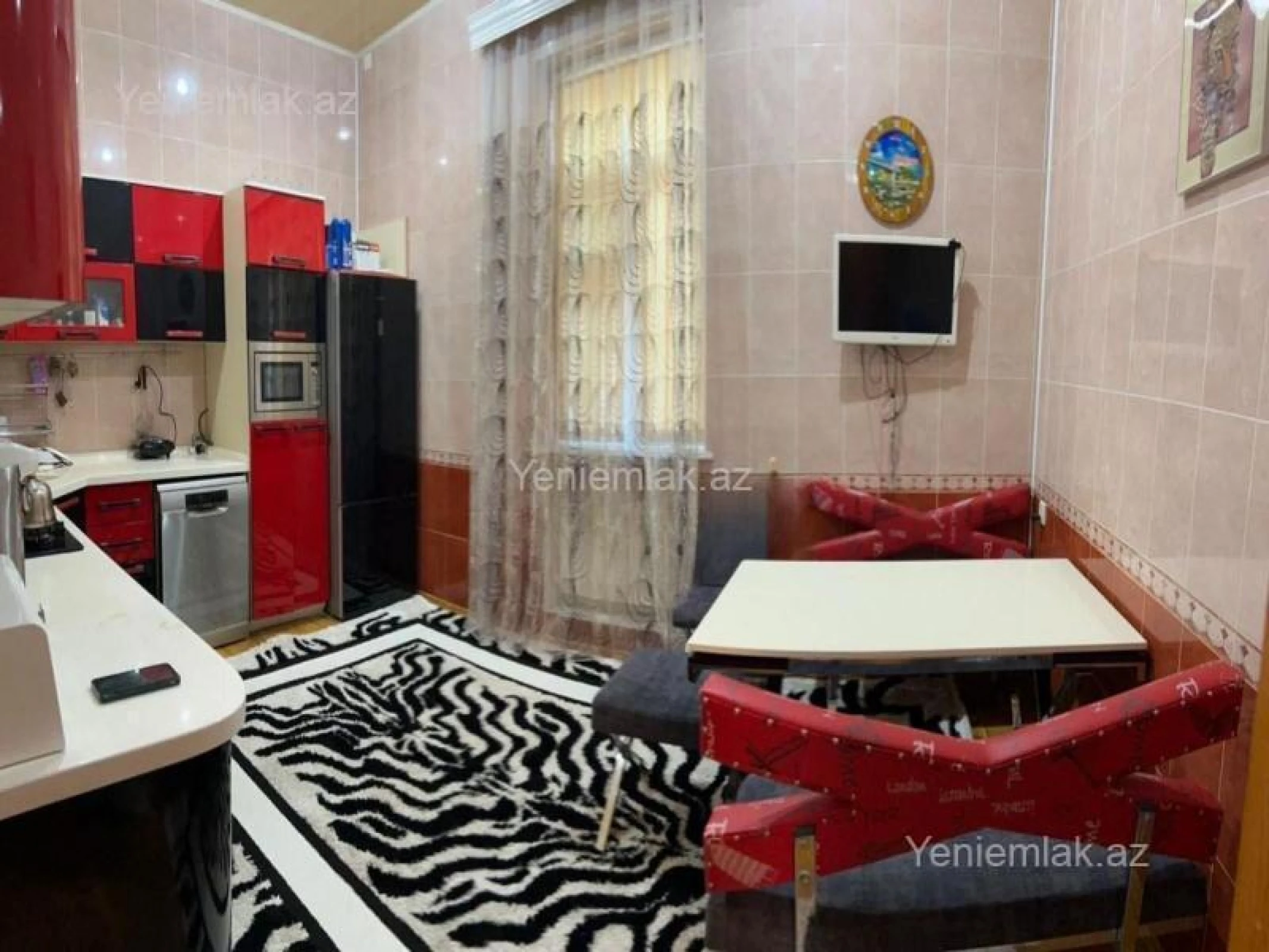 Satılır 9 otaqlı həyət evi 318 m²