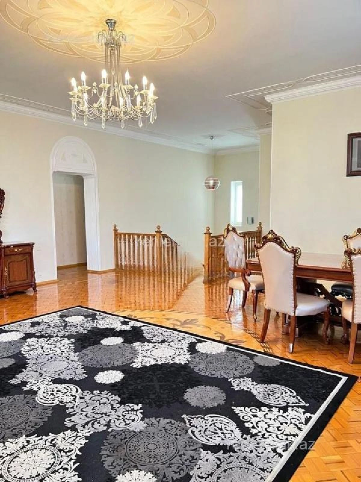 Satılır 9 otaqlı həyət evi 318 m²