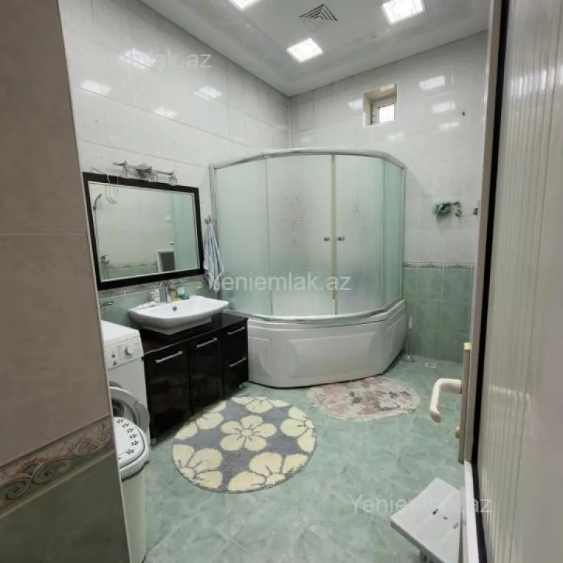 Satılır 9 otaqlı həyət evi 318 m²