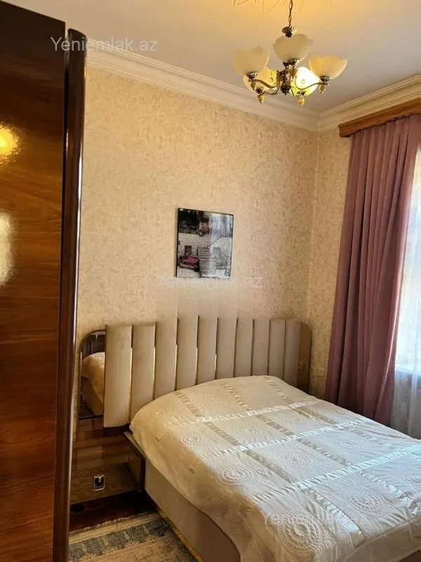 Satılır 9 otaqlı həyət evi 318 m²