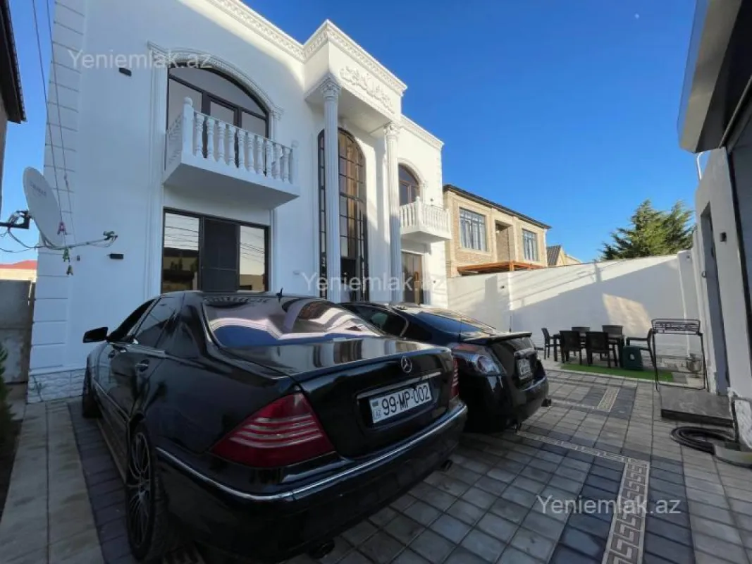 Satılır 6 otaqlı həyət evi 240 m²