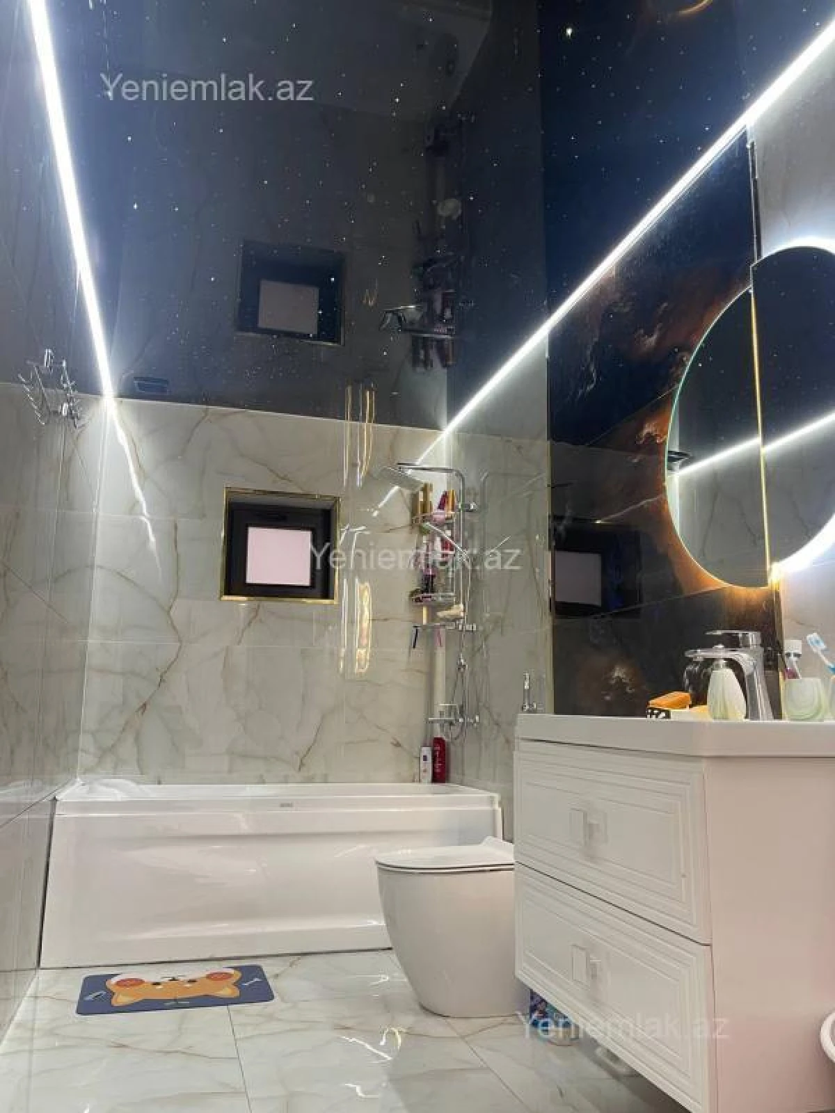 Satılır 6 otaqlı həyət evi 240 m²