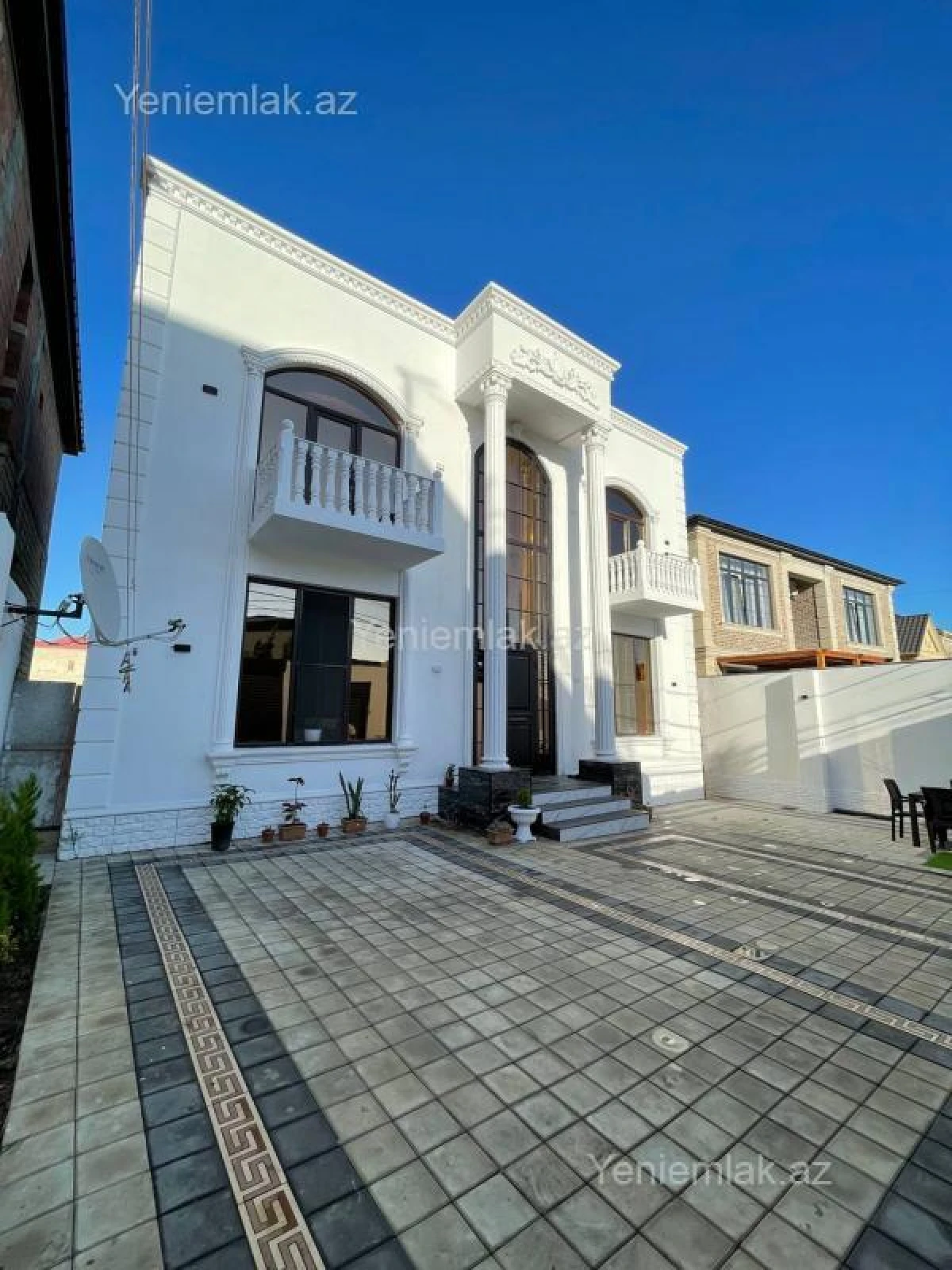 Satılır 6 otaqlı həyət evi 240 m²