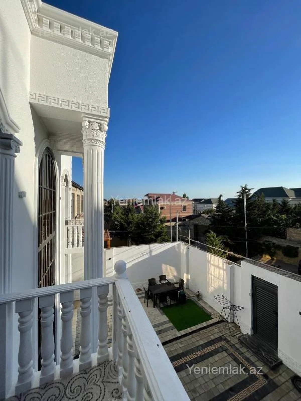 Satılır 6 otaqlı həyət evi 240 m²