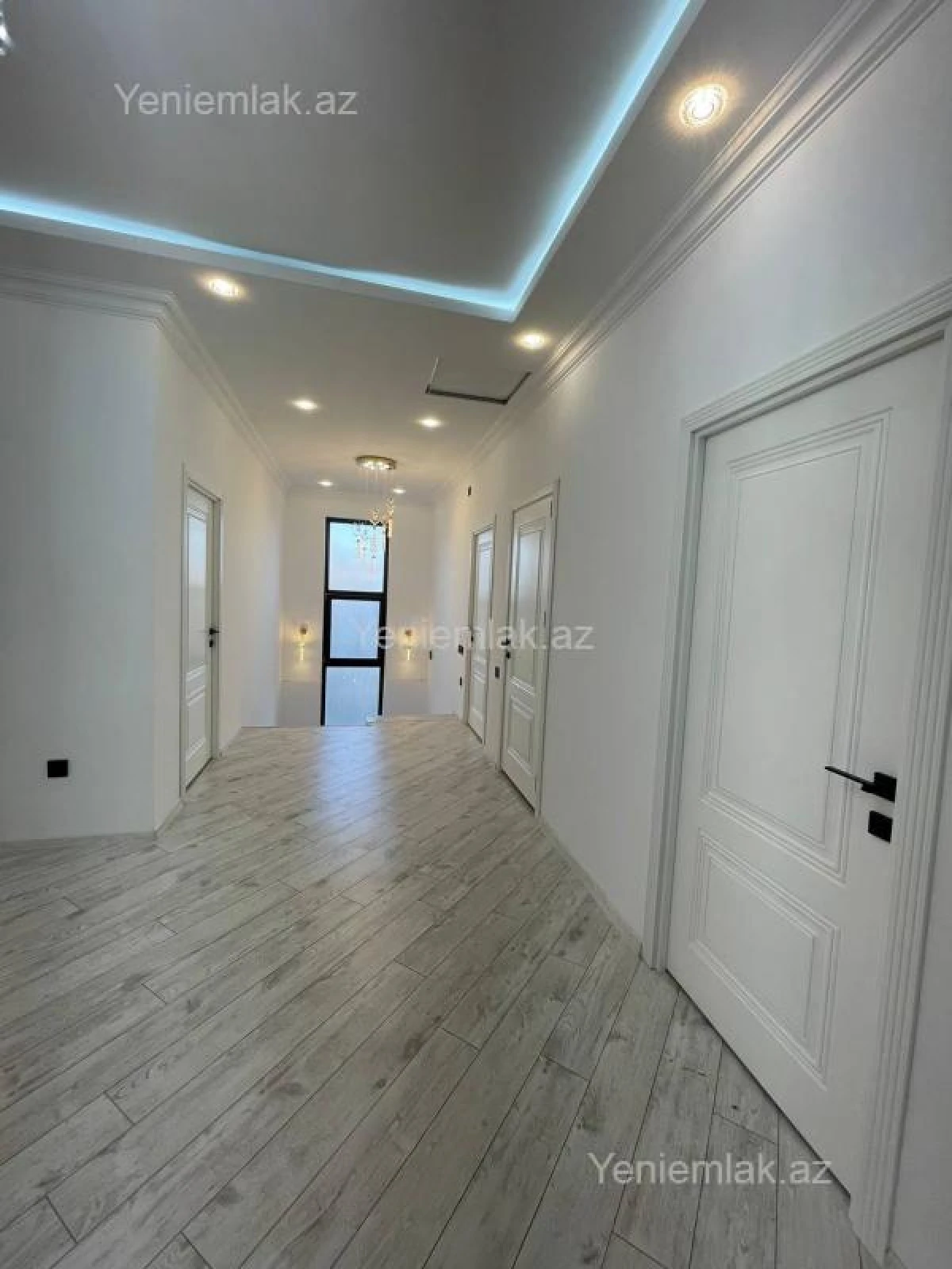 Satılır 6 otaqlı həyət evi 240 m²