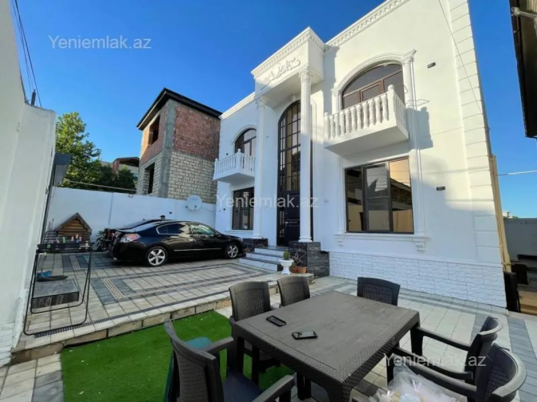 Satılır 6 otaqlı həyət evi 240 m²